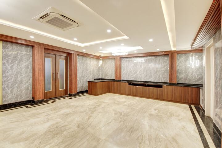Ballroom/Hall 68 of 79