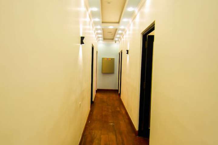 Hotel 2 of 230
