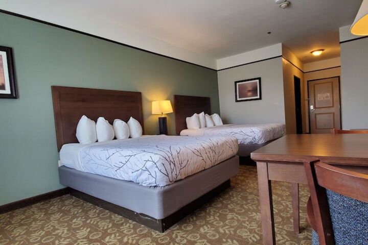 2 Queen Beds (4 of 7)