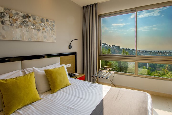 Room 28 of 101
