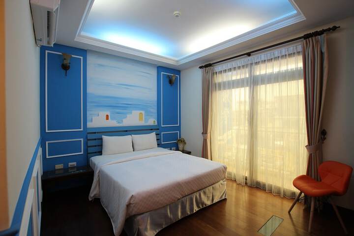 Room 10 of 33