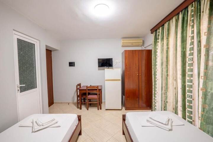 Room 4 of 59