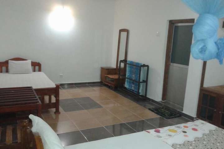 Room 10 of 16