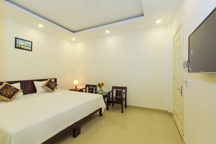 Room 2 of 35