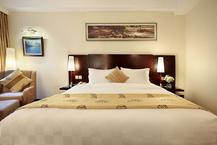 Room 28 of 96
