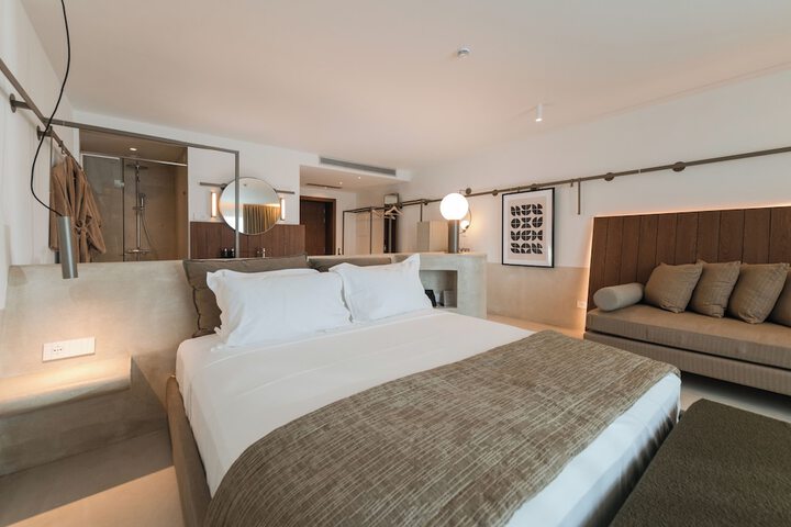 Room 16 of 115