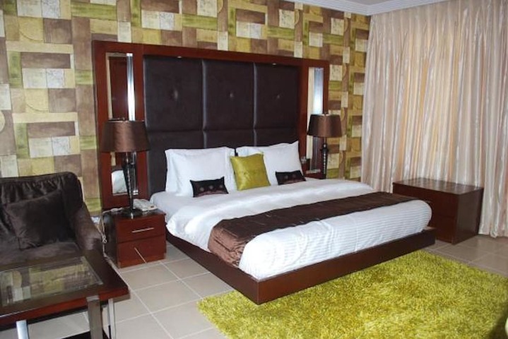 Room 6 of 31