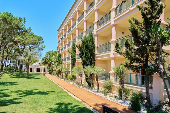 Hotel Exterior 84 of 94