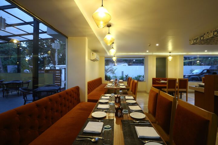 Dining 33 of 36