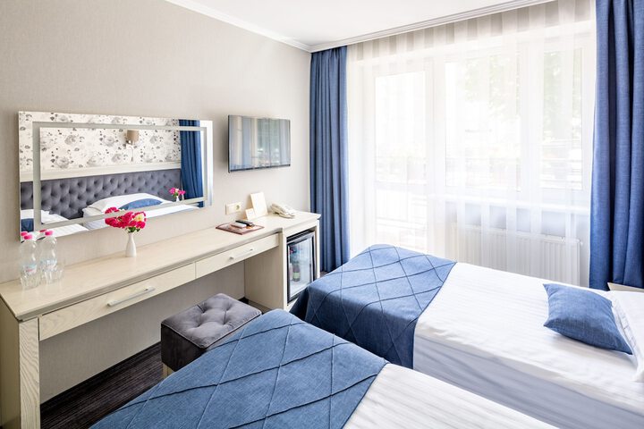 Room 2 of 36