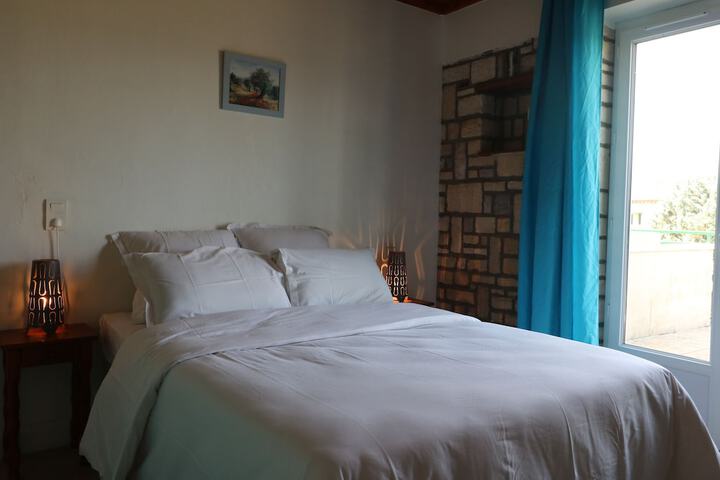 Room 6 of 35