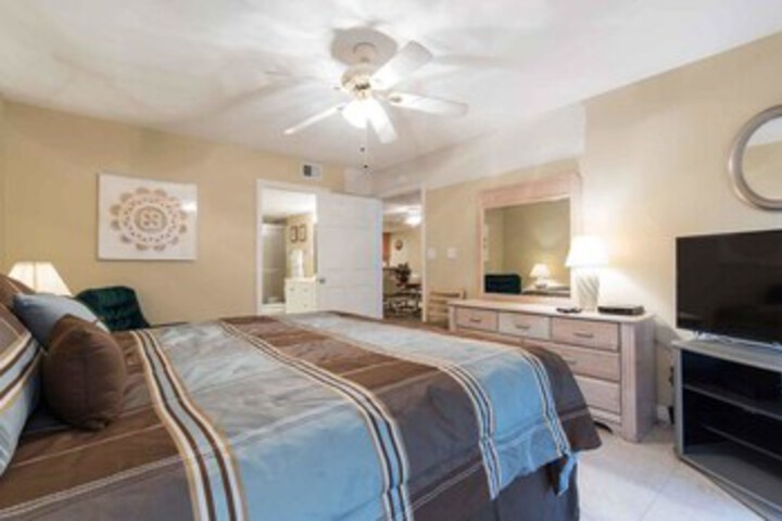 Room 28 of 32