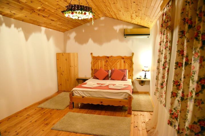 Room 8 of 31