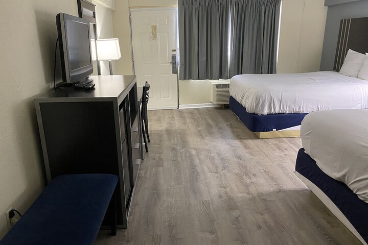 2 Queen Beds (9 of 41)