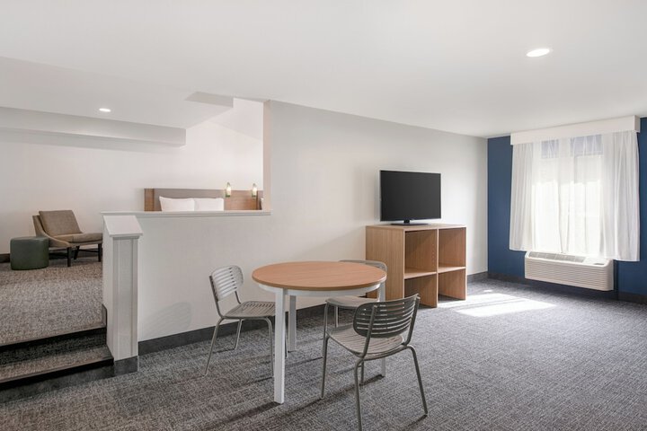 Room 9 of 40