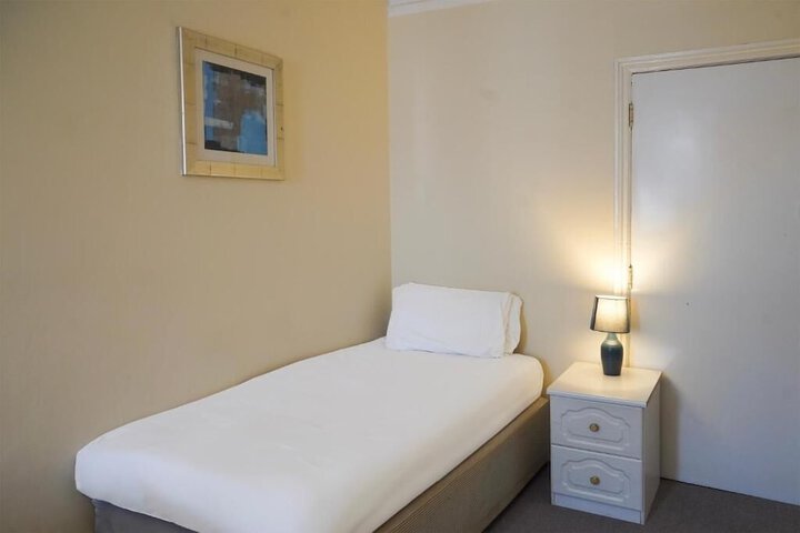 Room 3 of 72
