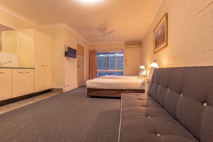 Room 18 of 34
