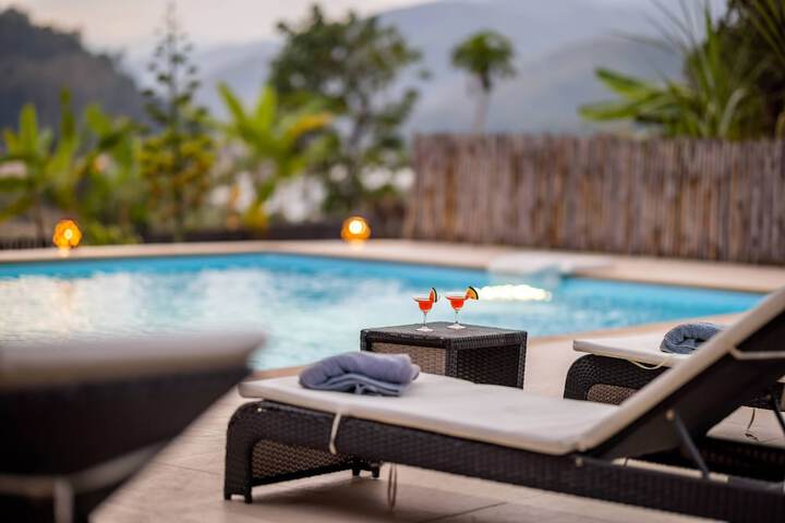 Pool Hotel