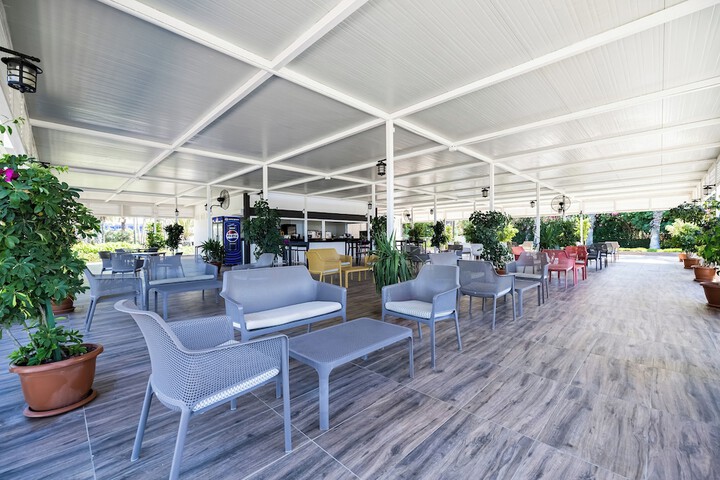 Lounge 201 of 252