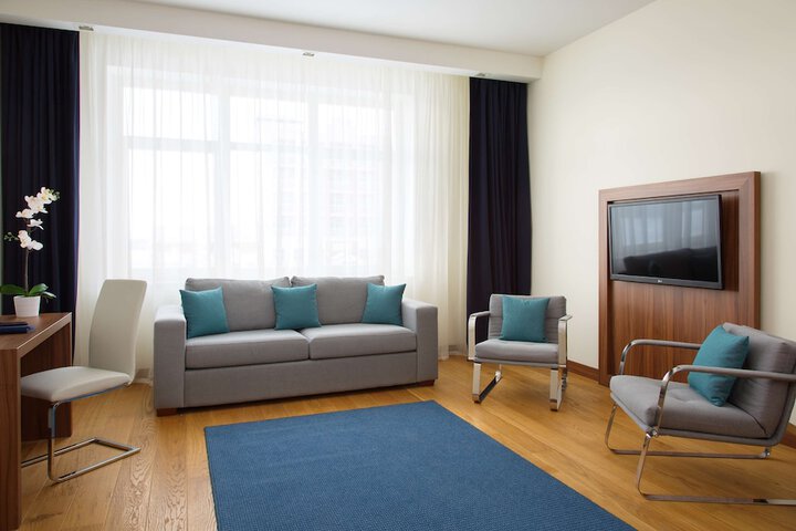 Room 11 of 275