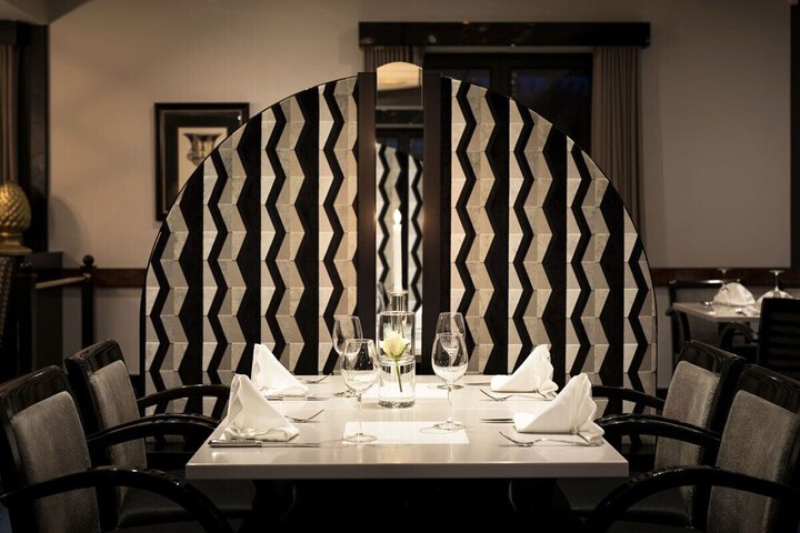 Dining 27 of 39
