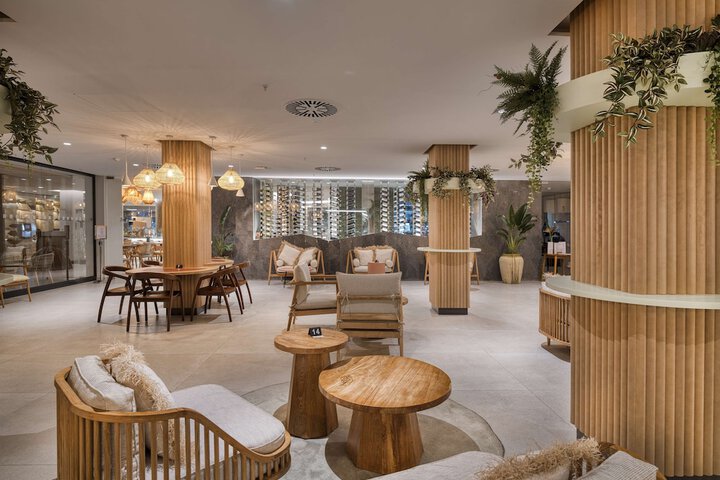 Lounge 189 of 227