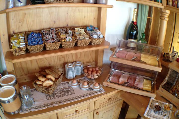 Breakfast/Coffee Service 28 of 50