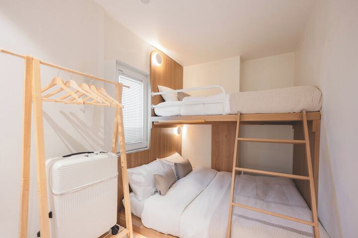 Room 38 of 117