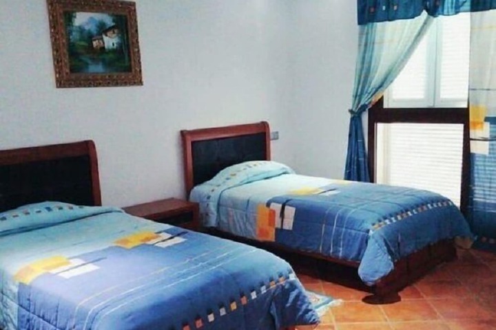 Room 2 of 8