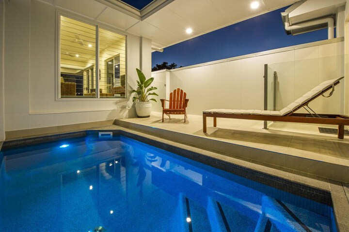 Pool 9 of 12