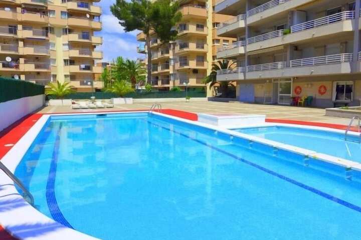 Hotel with Pool