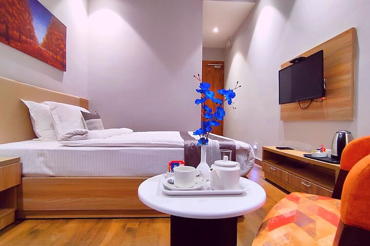 Room 45 of 102