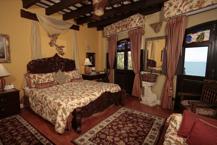 Room 2 of 132