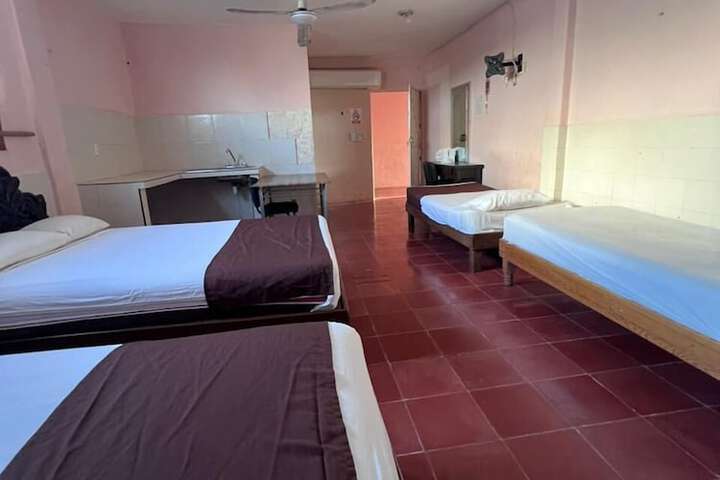 Room 15 of 38