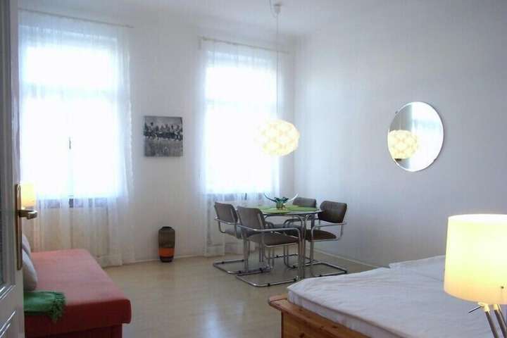 Room 33 of 108