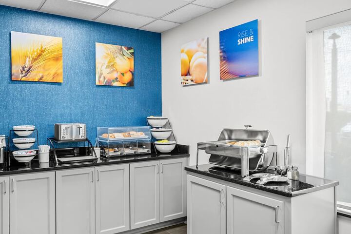 Breakfast/Coffee Service 58 of 70