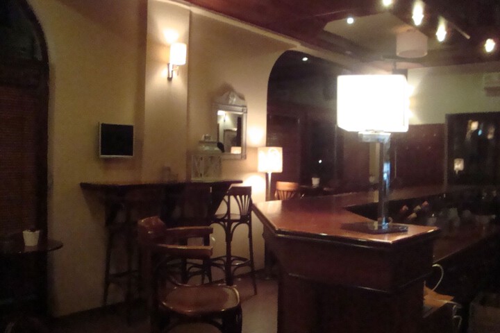 Lounge 31 of 49