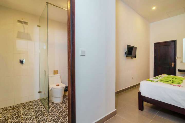 Room 160 of 298