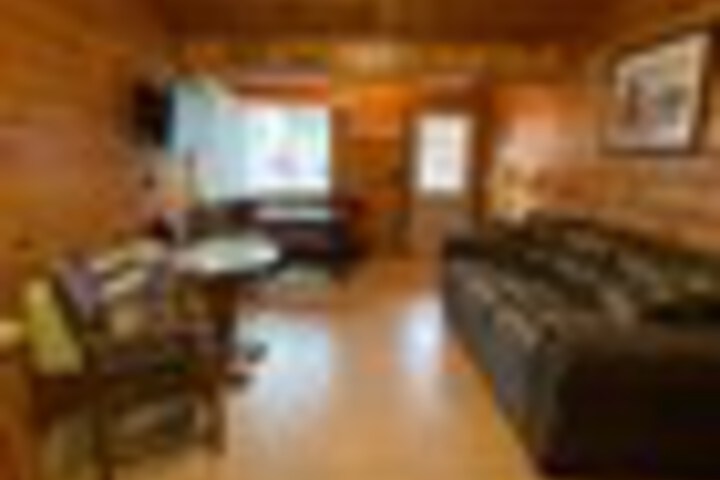 Room 32 of 342