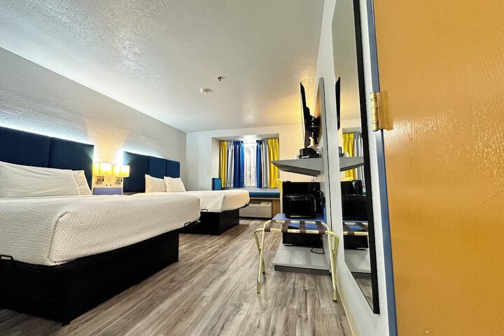 Room 4 of 34