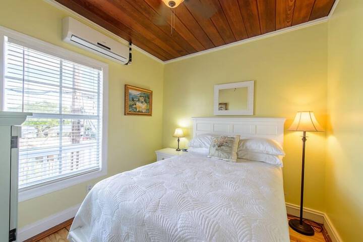Room 18 of 286