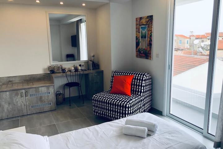 Room 42 of 99