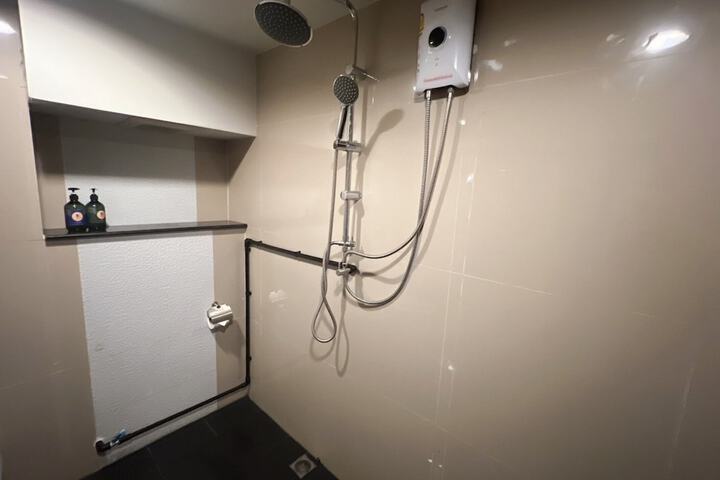 Room 34 of 42