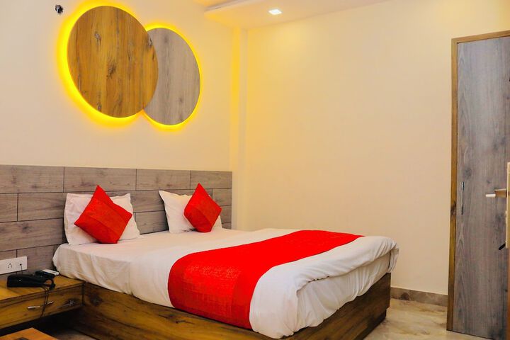 Room 2 of 22