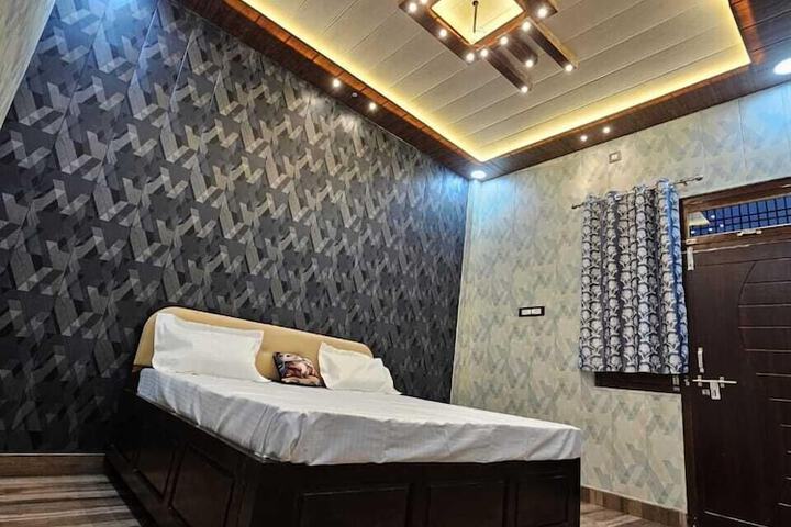 Room 3 of 19