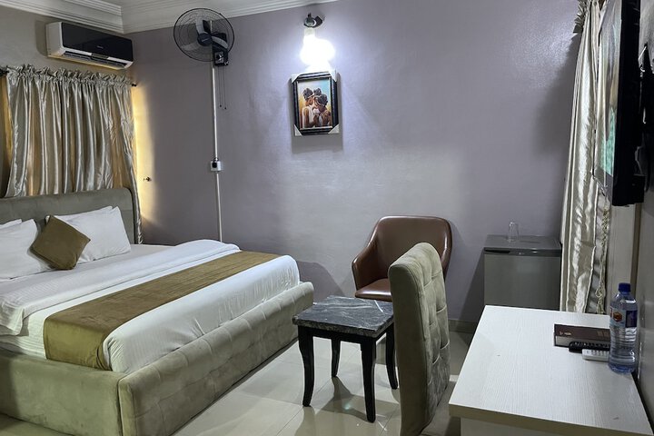 Room 21 of 54