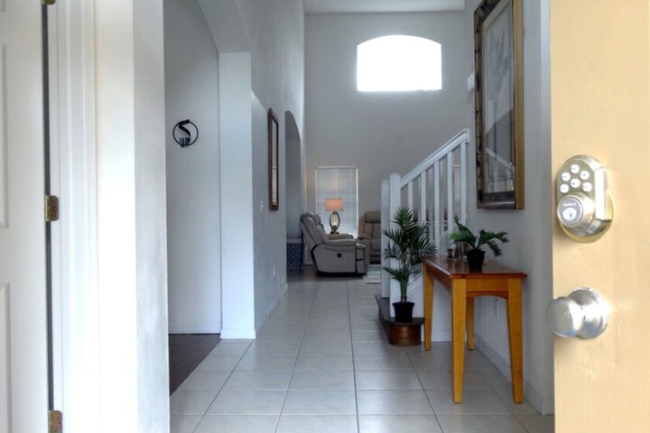 Ballroom/Hall 48 of 60