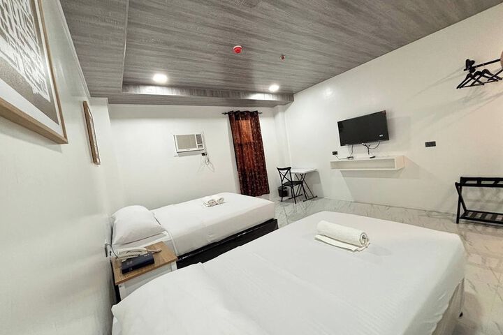 Room 26 of 96
