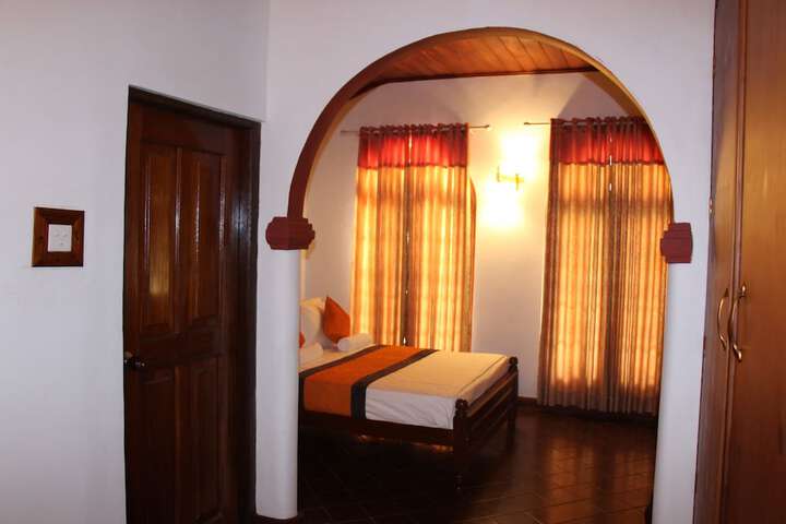 Room 4 of 24