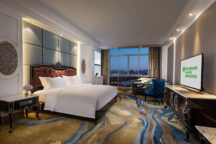 Room 22 of 52